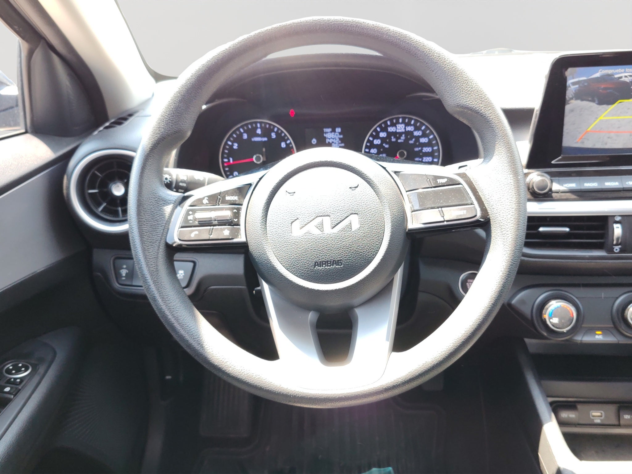 2024 Kia FORTE 4P LX L42.0 MAN