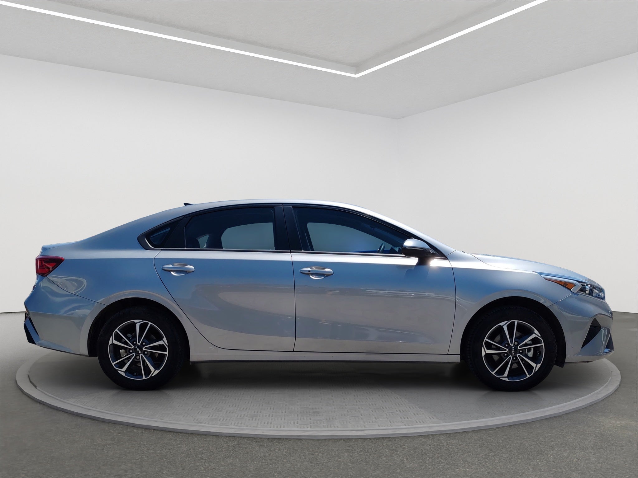 2024 Kia FORTE 4P LX L42.0 MAN