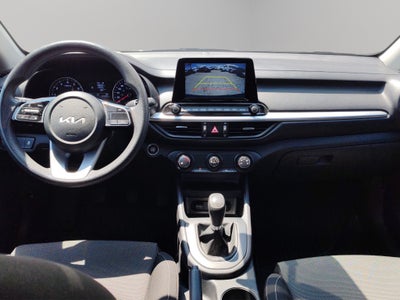 2024 Kia FORTE 4P LX L42.0 MAN