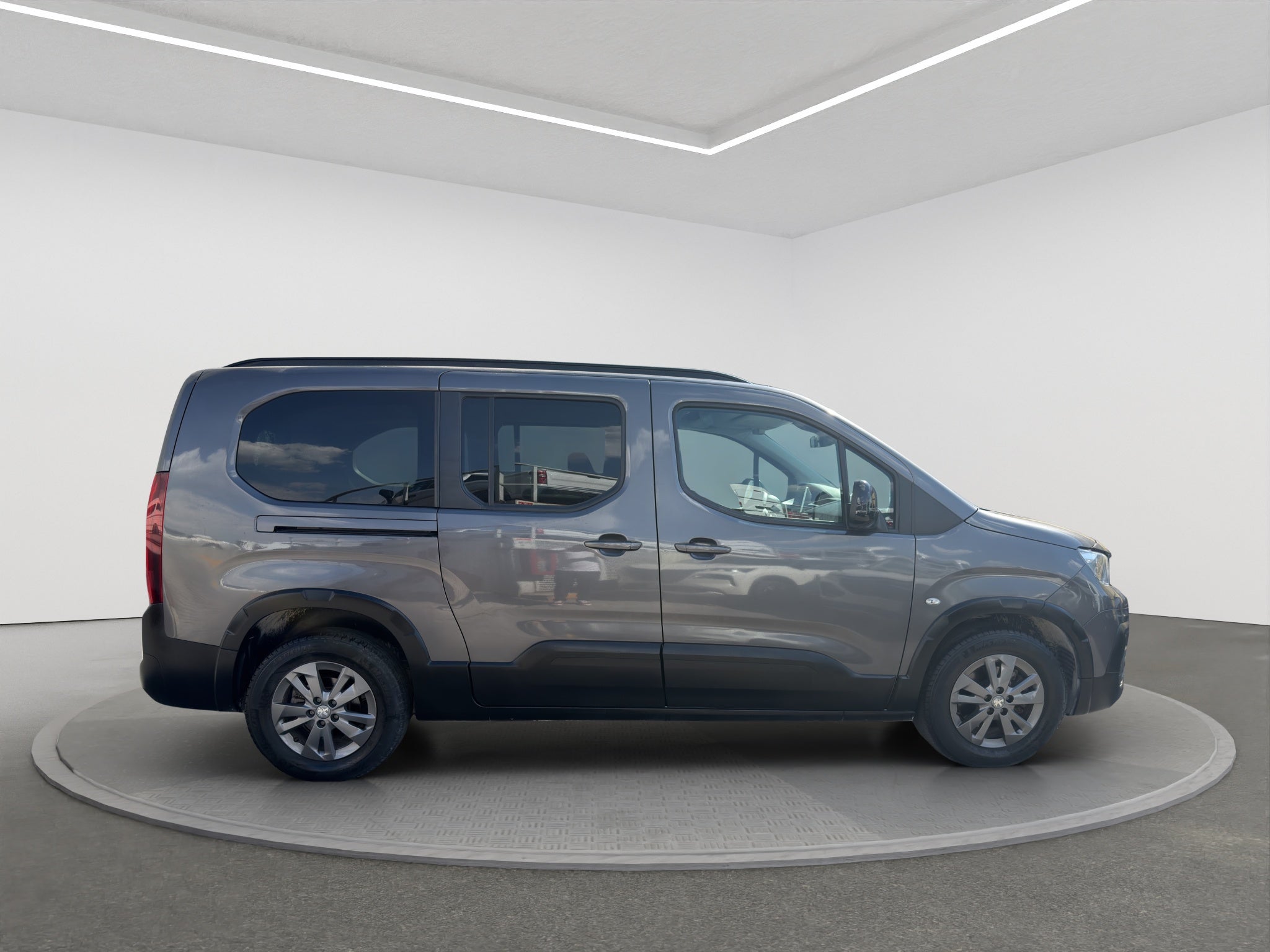 2023 PEUGEOT RIFTER 5 PTS ALLURE PACK 12T TM5 AAC 7 PAS R-16