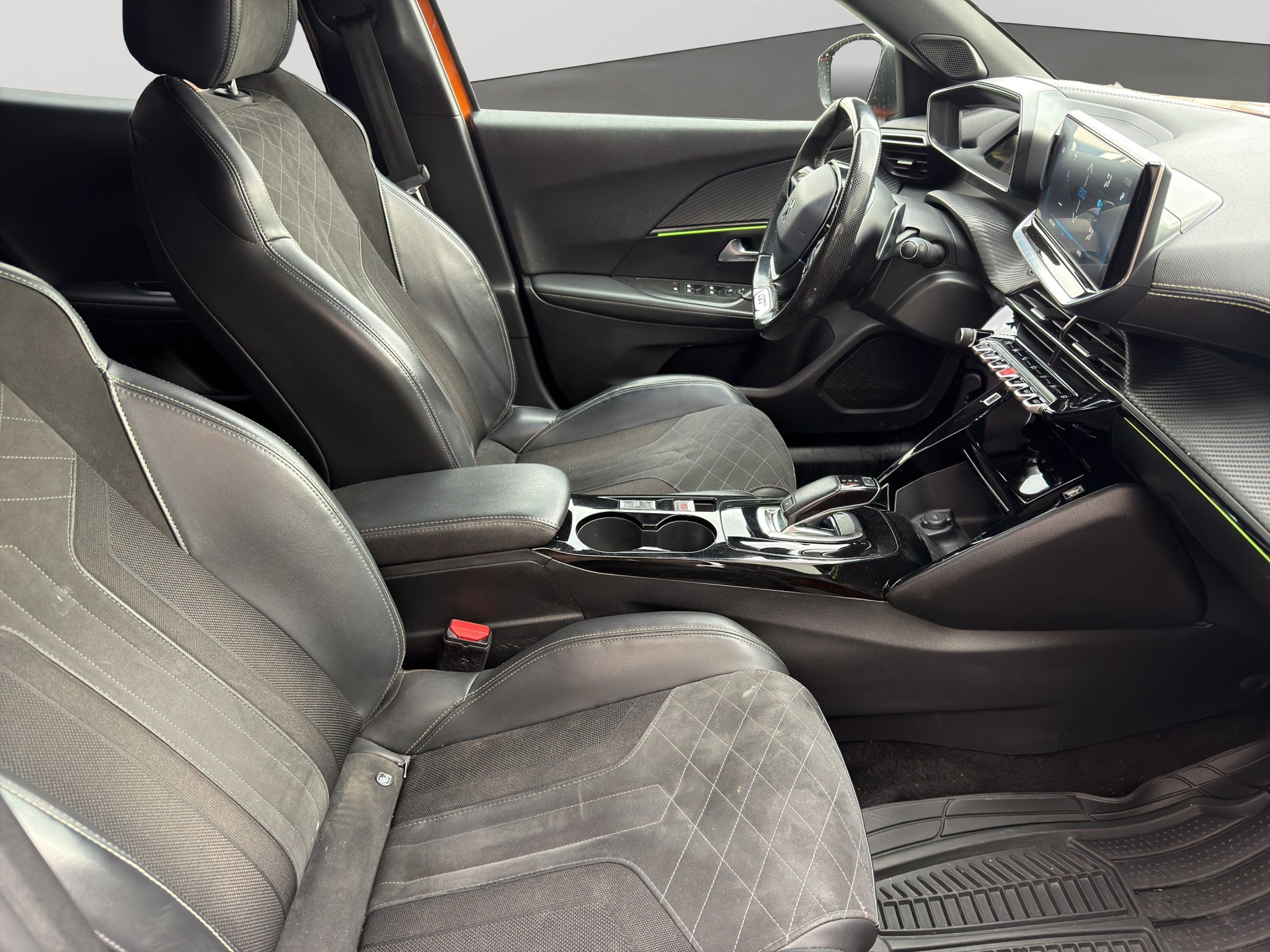 2022 PEUGEOT 2008 5 PTS GT LINE 12T 130 HP TA F LED TP RA-17