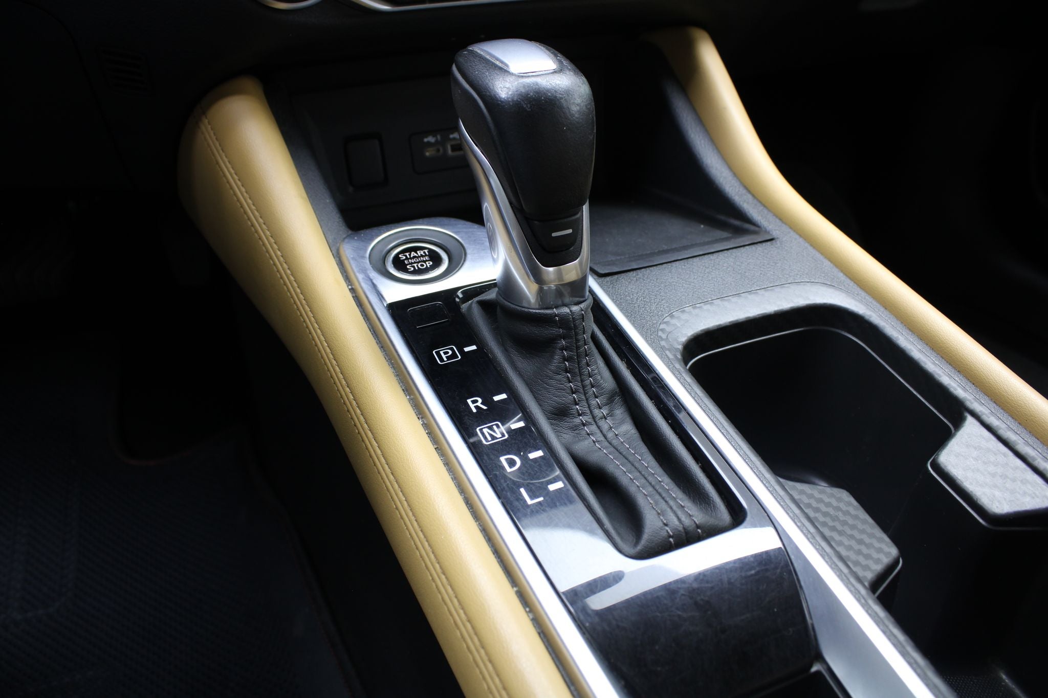 2025 Nissan Sentra 2.0 SR Platinum At