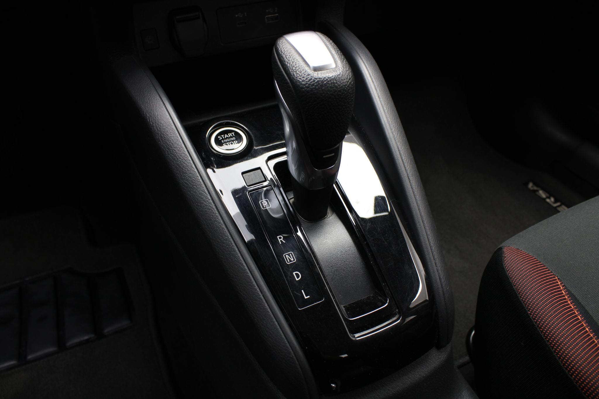 2024 Nissan Versa 1.6 SR At