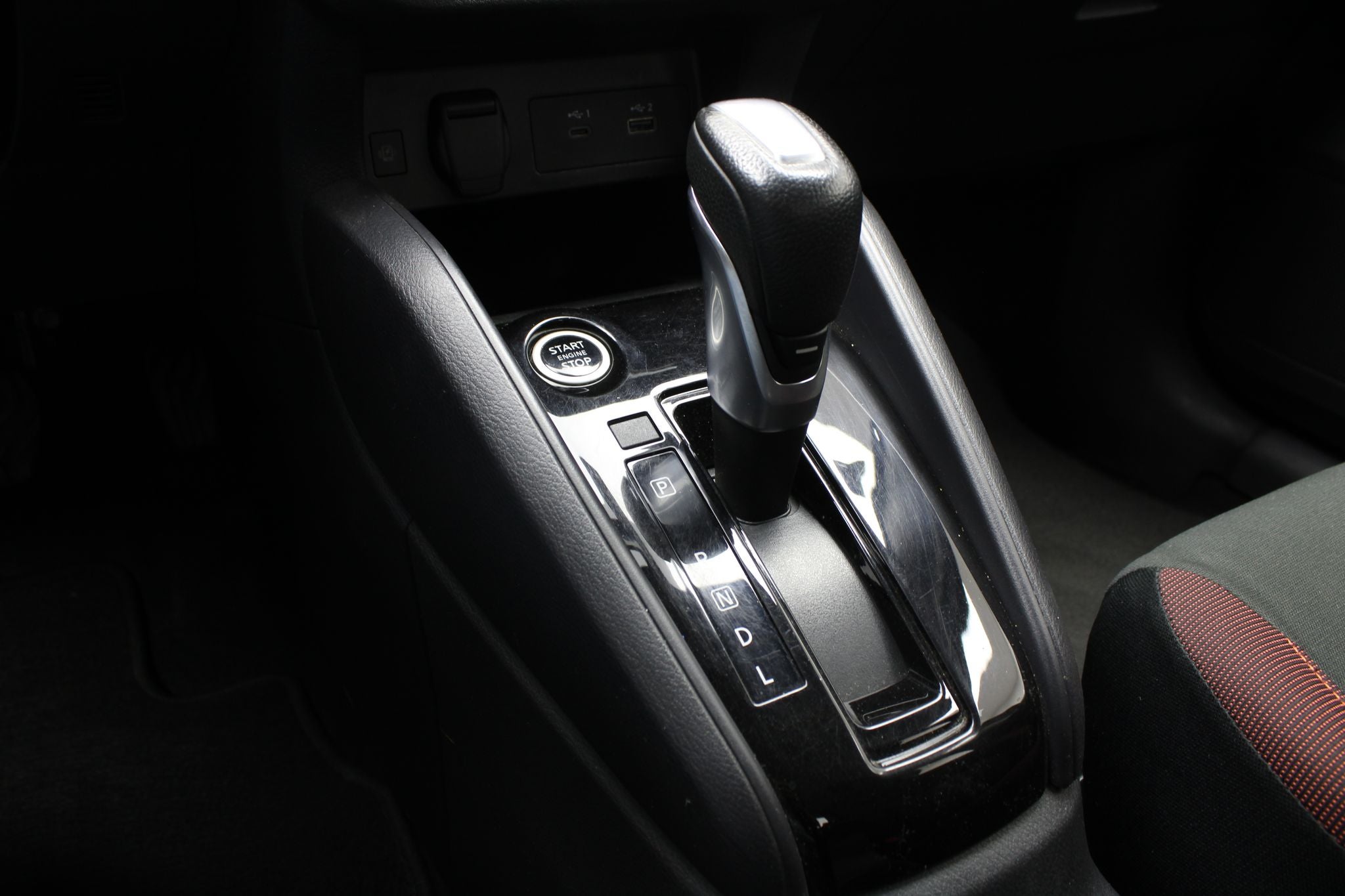 2024 Nissan Versa 1.6 SR At