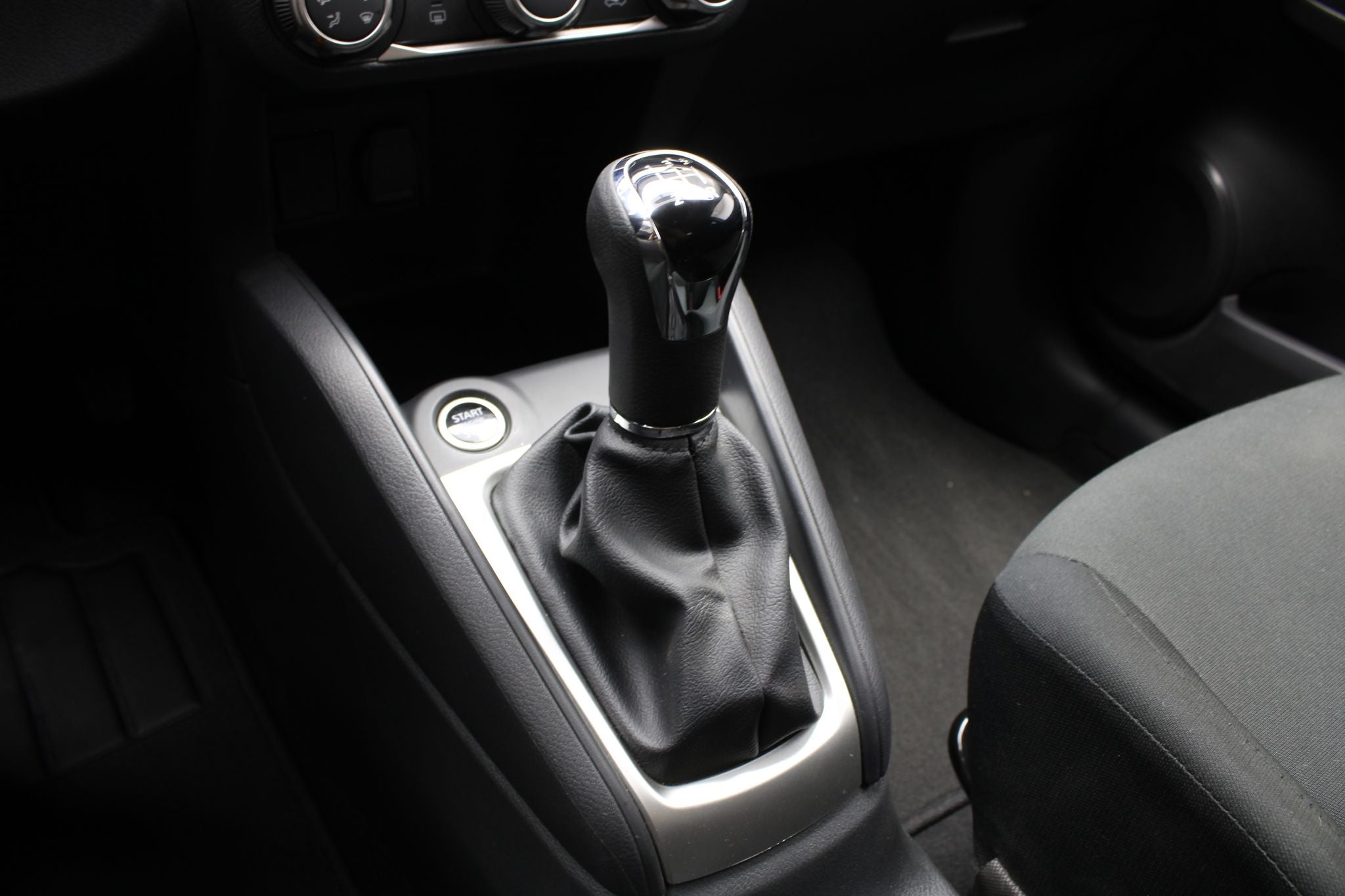 2025 Nissan Kicks 1.6 Play Advance Mt