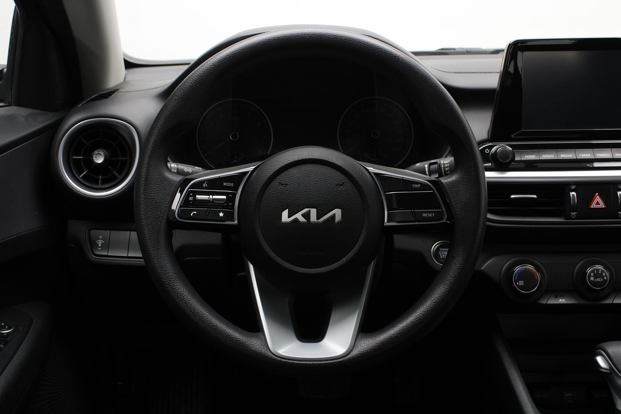 2022 Kia Forte 2.0 LX At