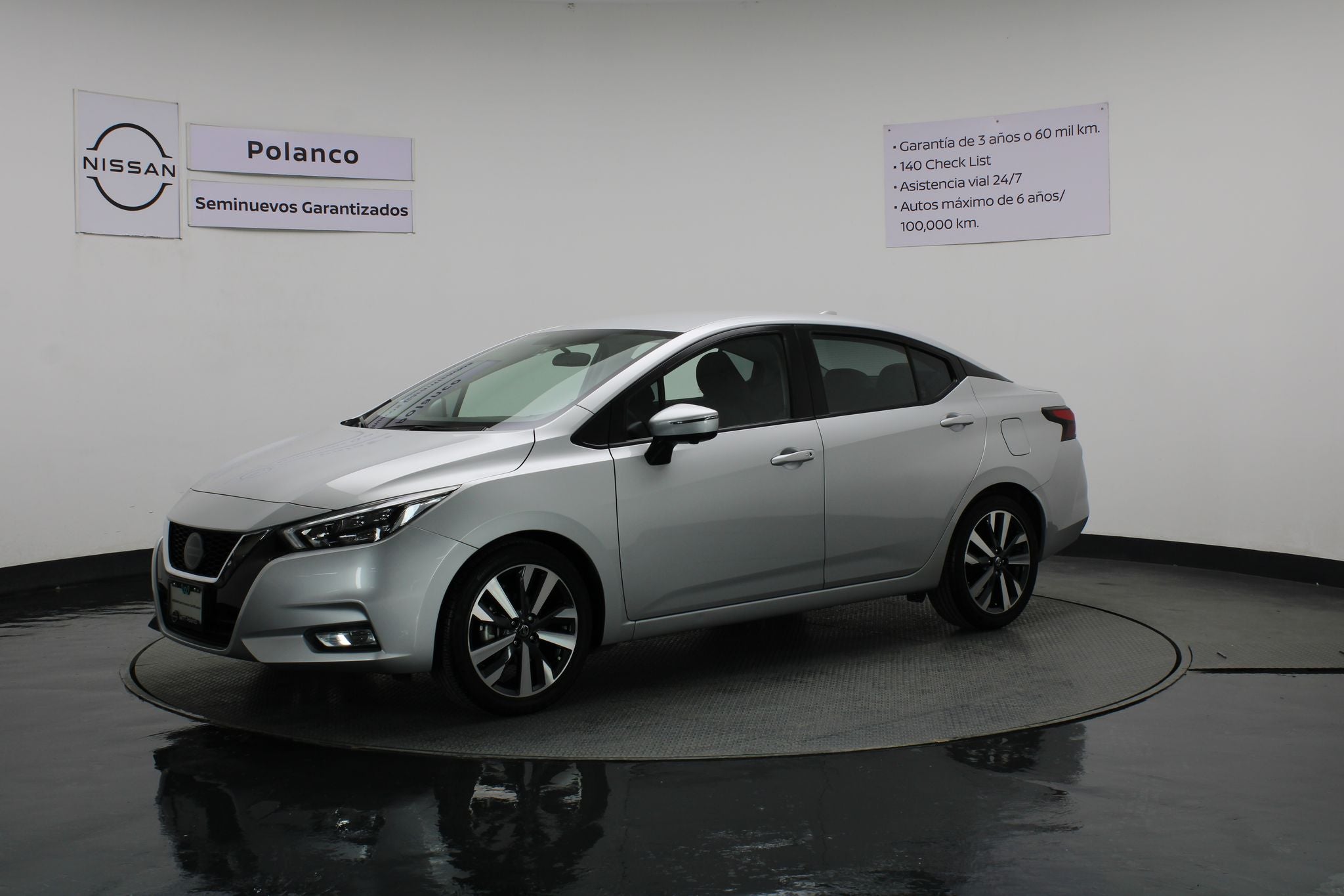 2021 Nissan Versa 1.6 Platinum Piel At