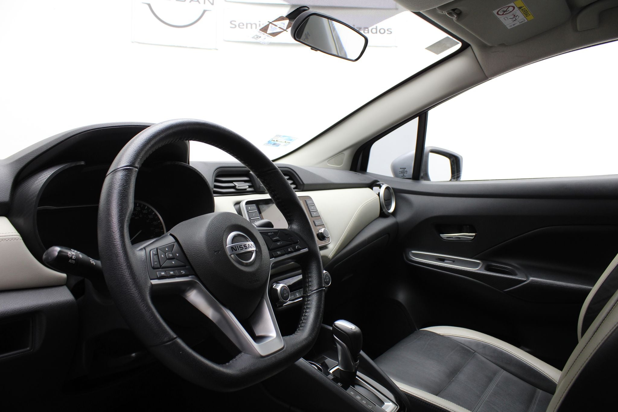 2021 Nissan Versa 1.6 Platinum Piel At