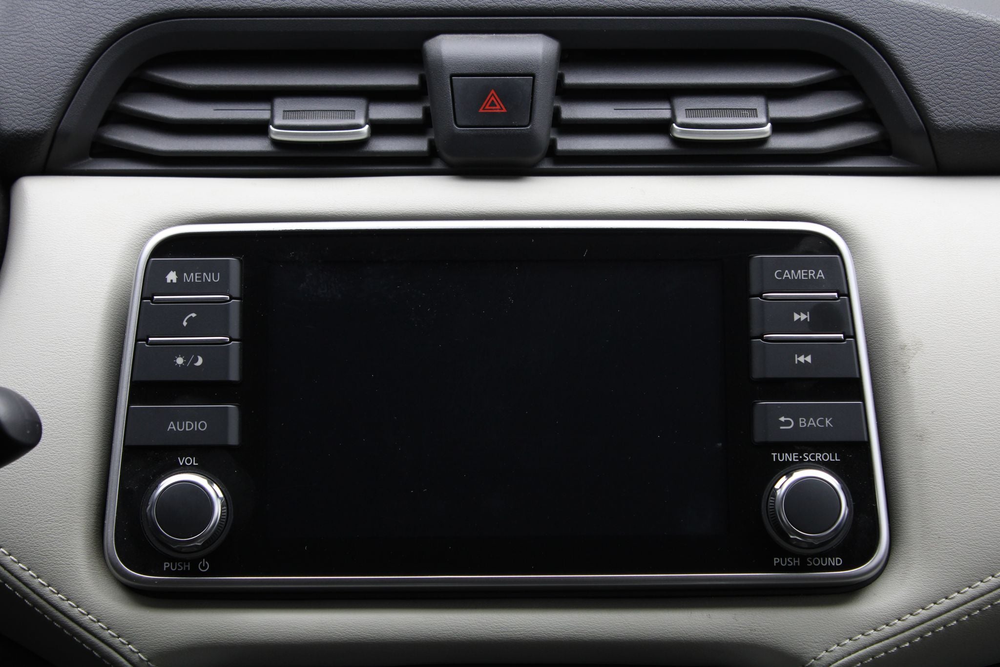 2021 Nissan Versa 1.6 Platinum Piel At