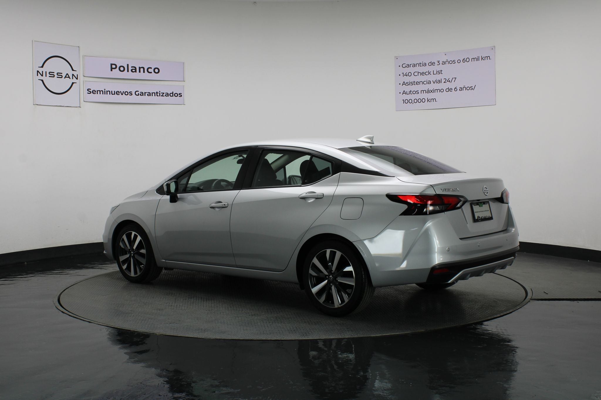 2021 Nissan Versa 1.6 Platinum Piel At