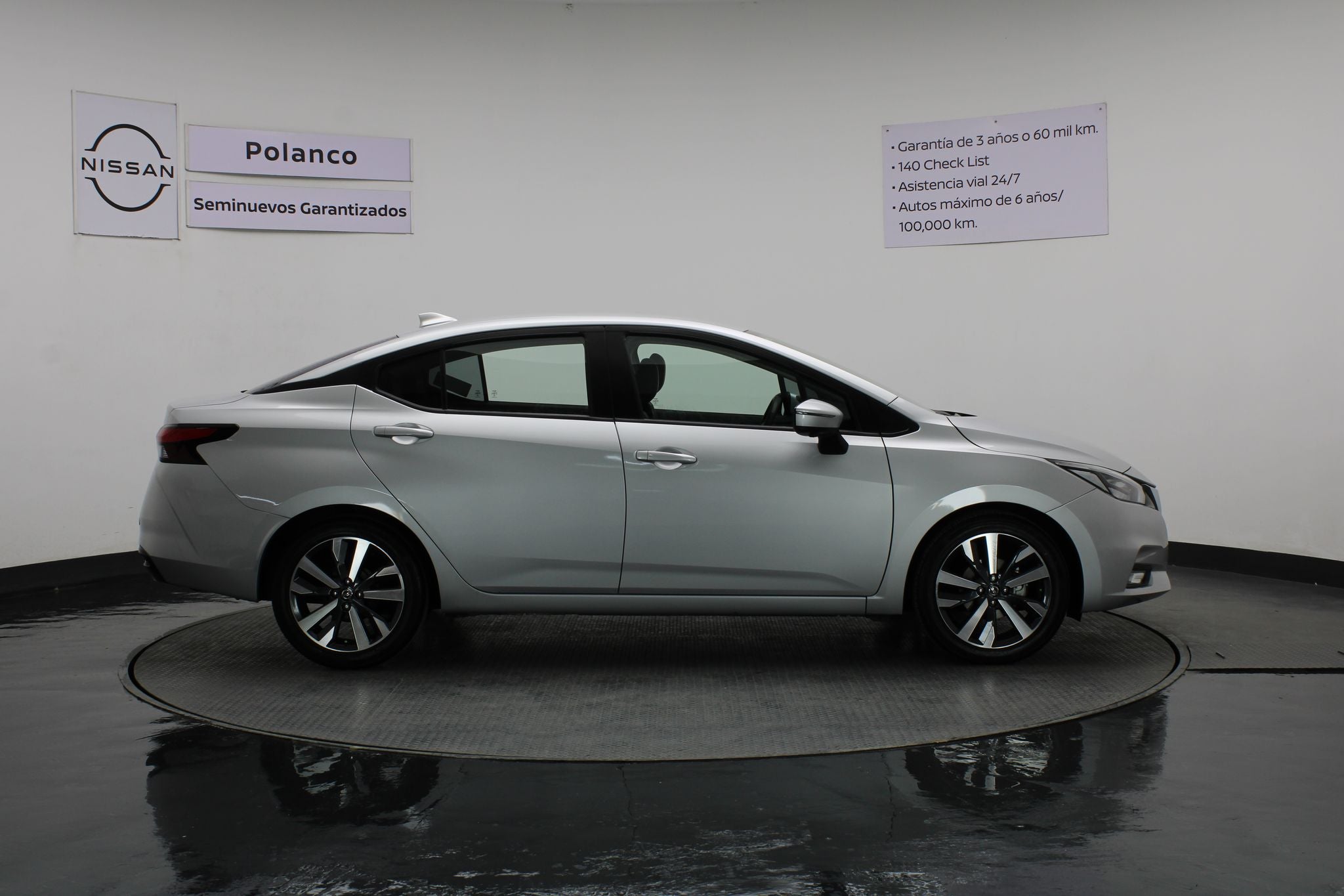 2021 Nissan Versa 1.6 Platinum Piel At