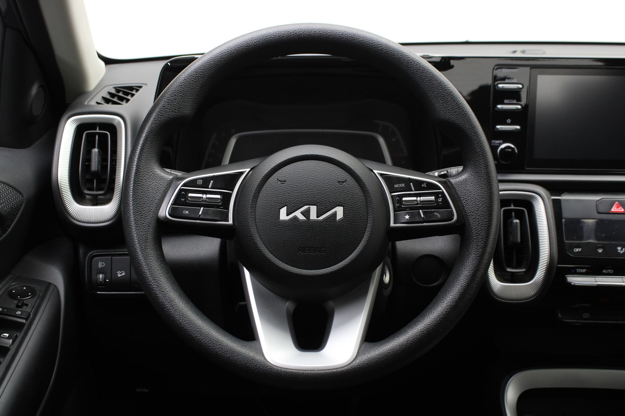 2024 Kia Sonet 1.5 Lx Mt