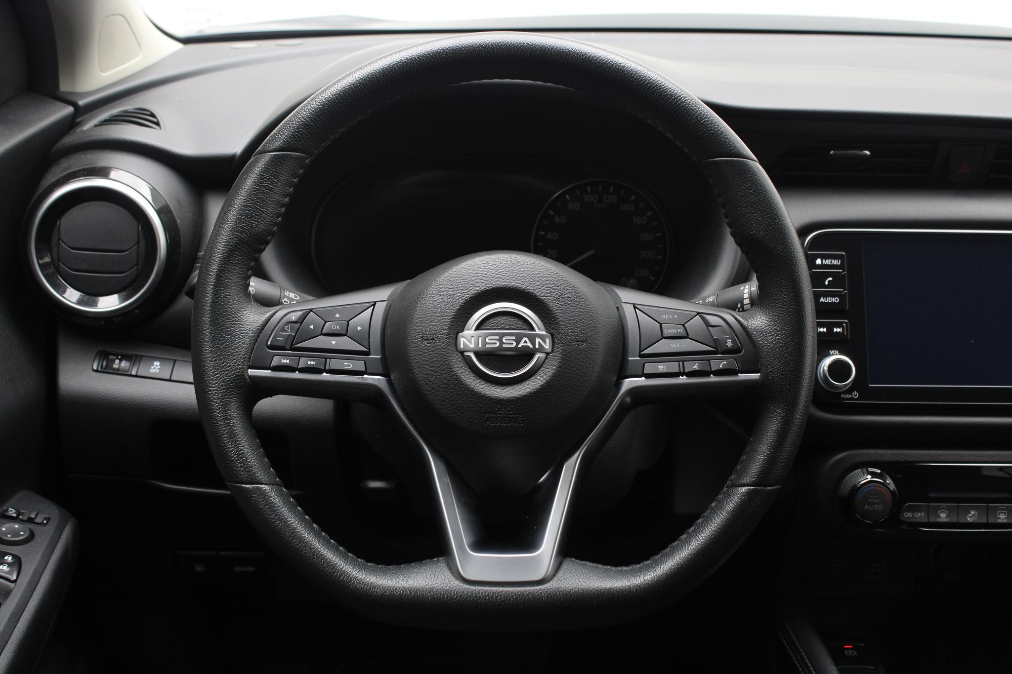 2025 Nissan Kicks E-Power Platinum At