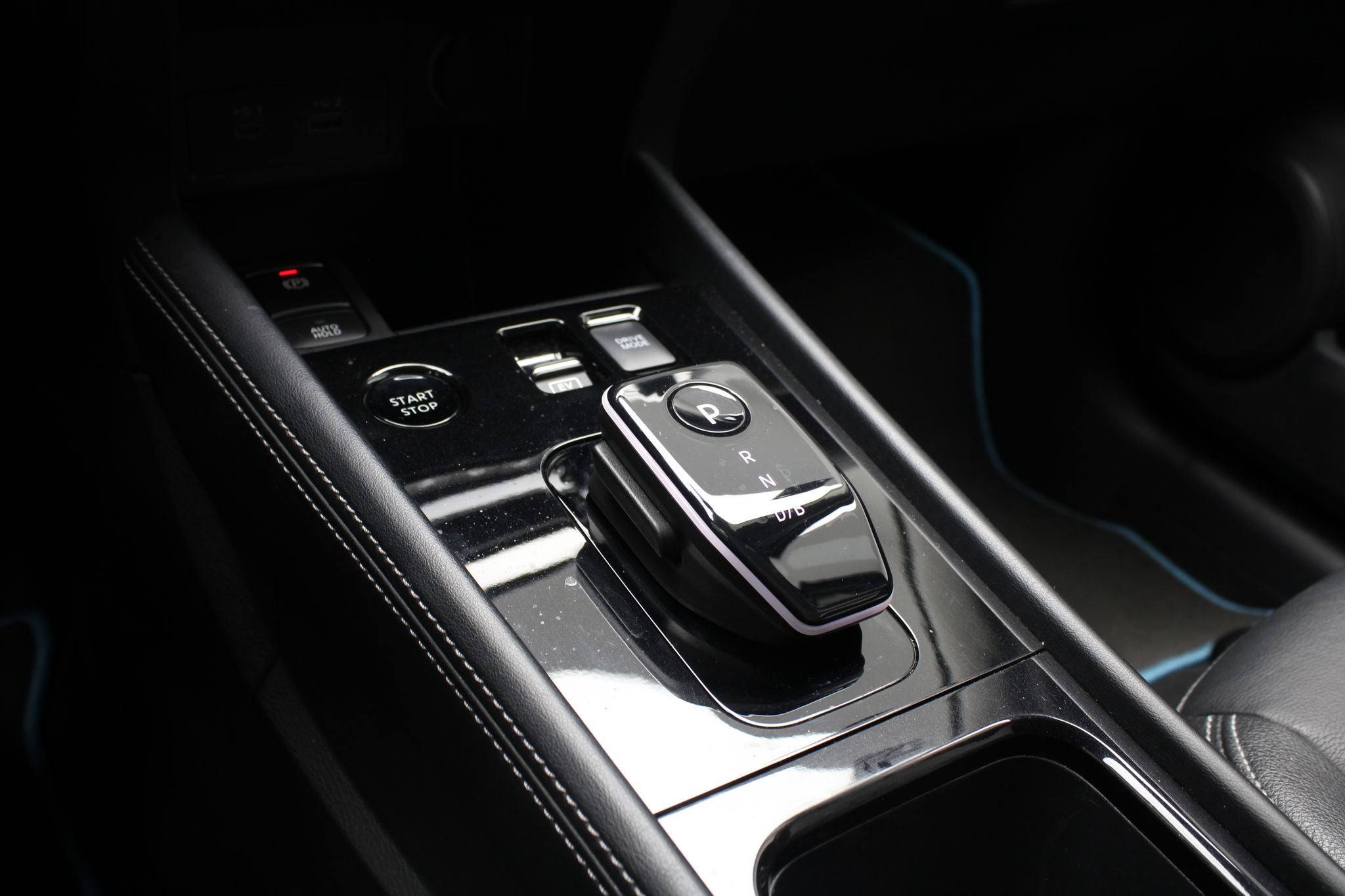 2025 Nissan Kicks E-Power Platinum At