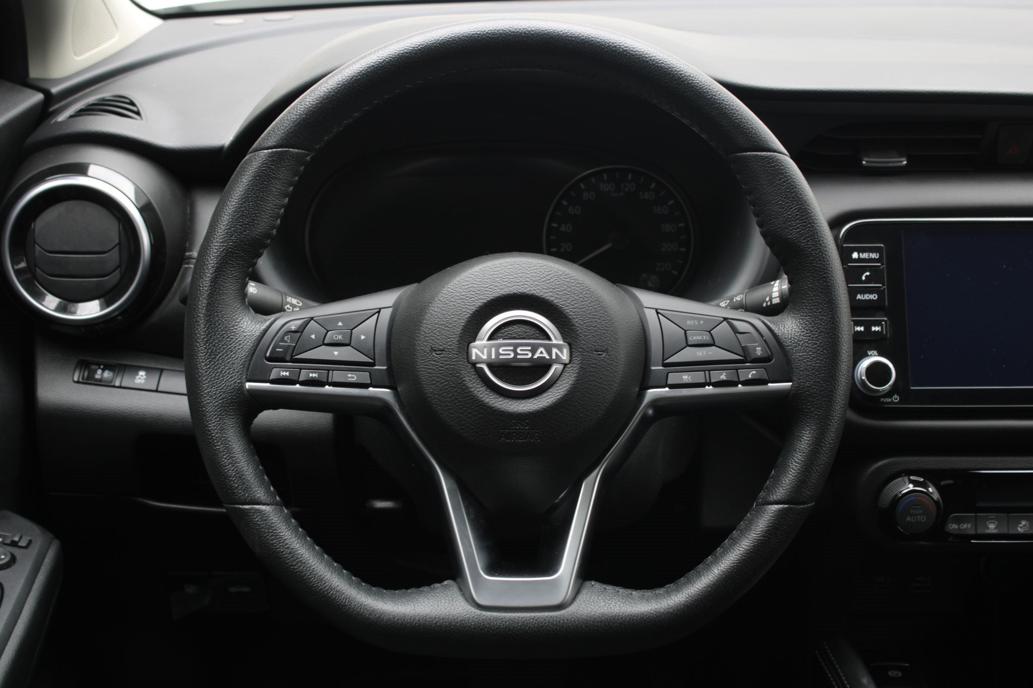 2025 Nissan Kicks E-Power Platinum At