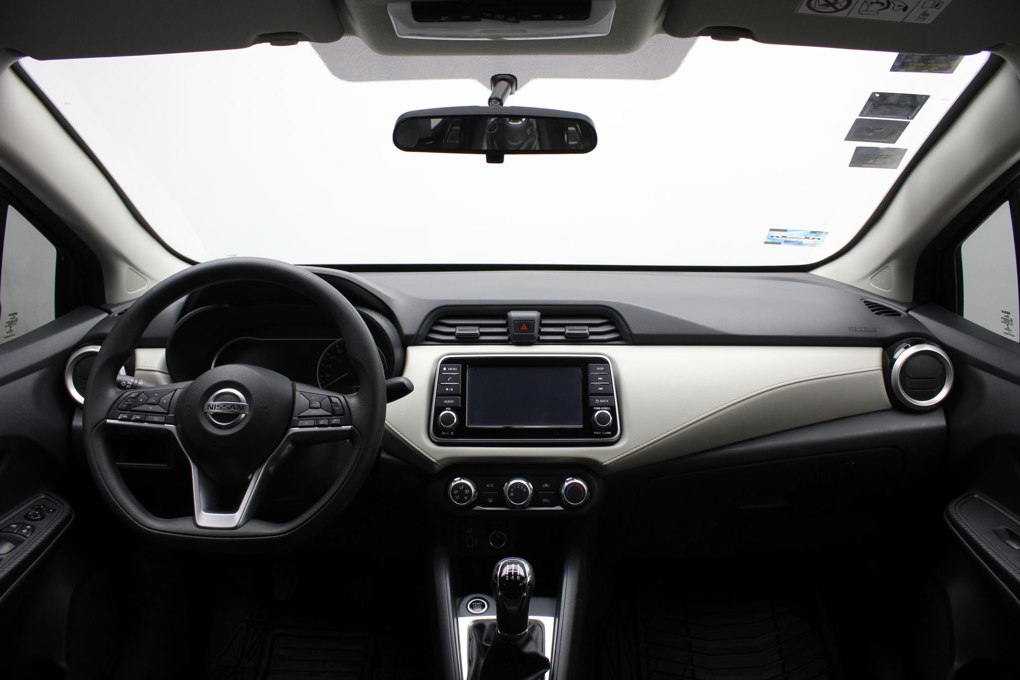 2021 Nissan Versa 1.6 Advance Mt