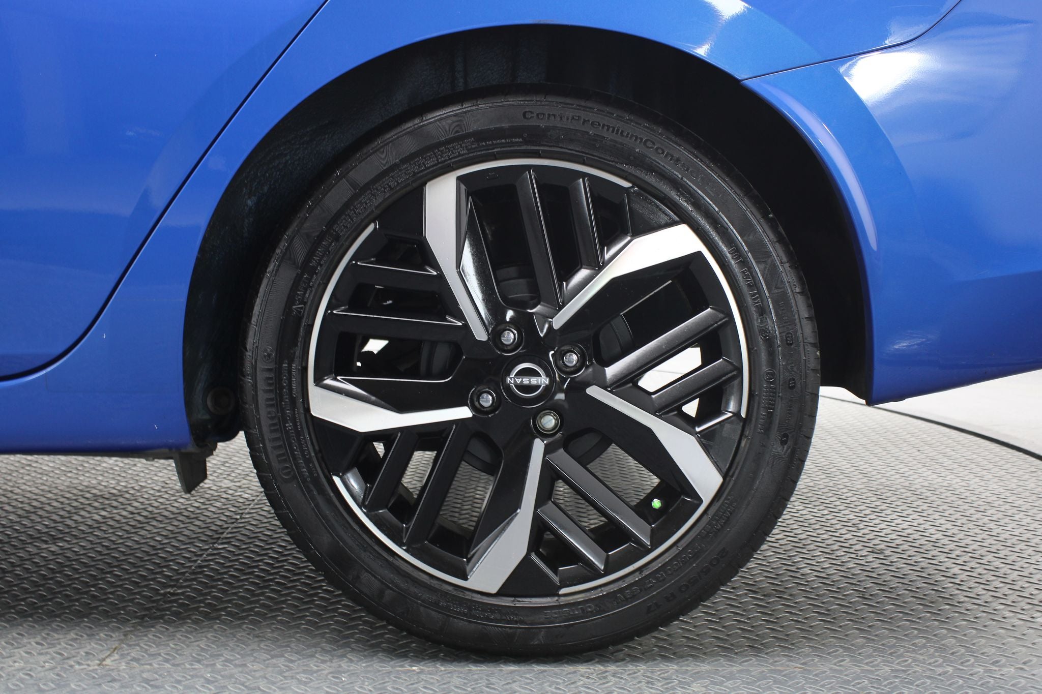 2024 Nissan Versa 1.6 SR At