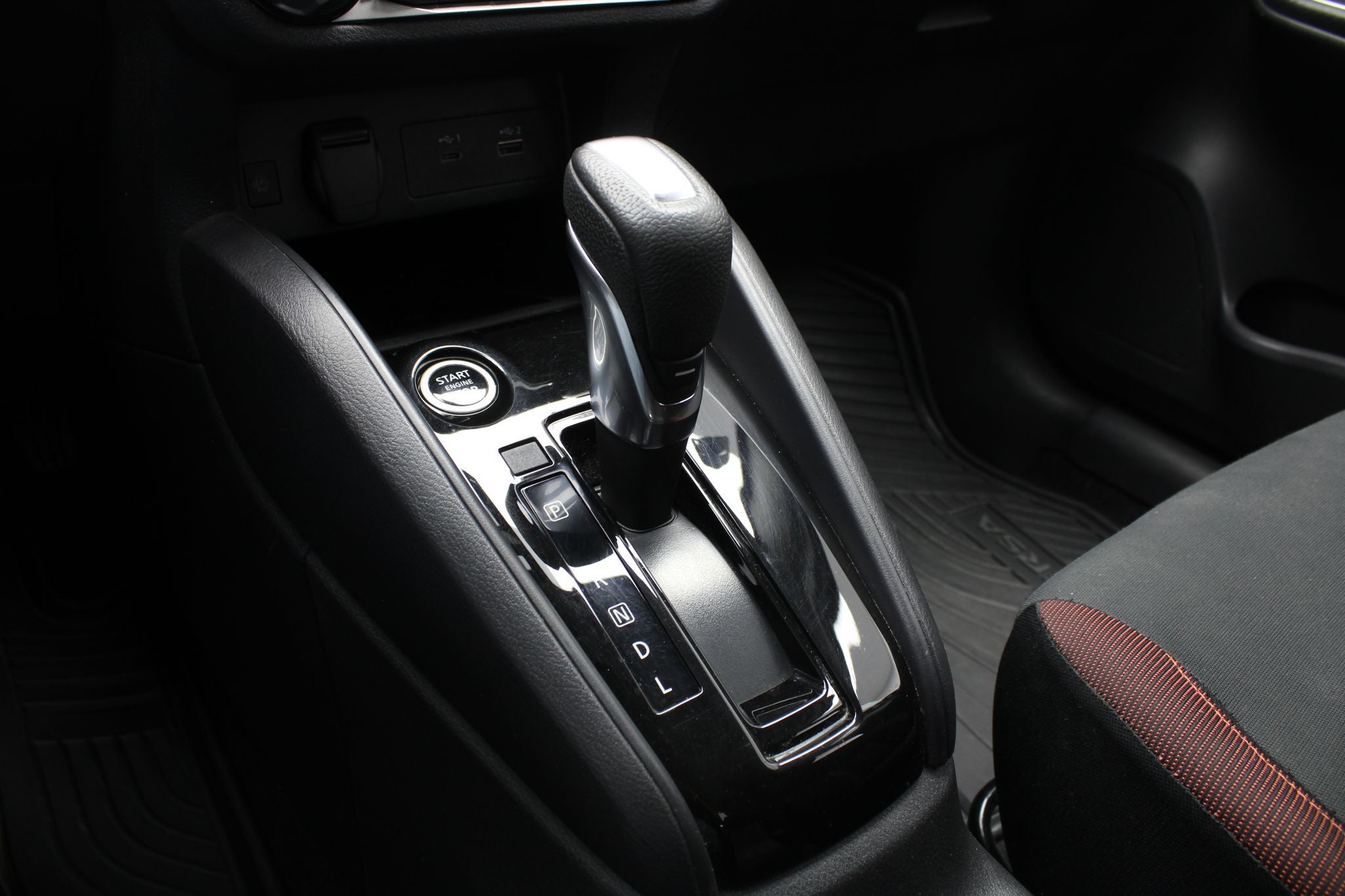 2024 Nissan Versa 1.6 SR At