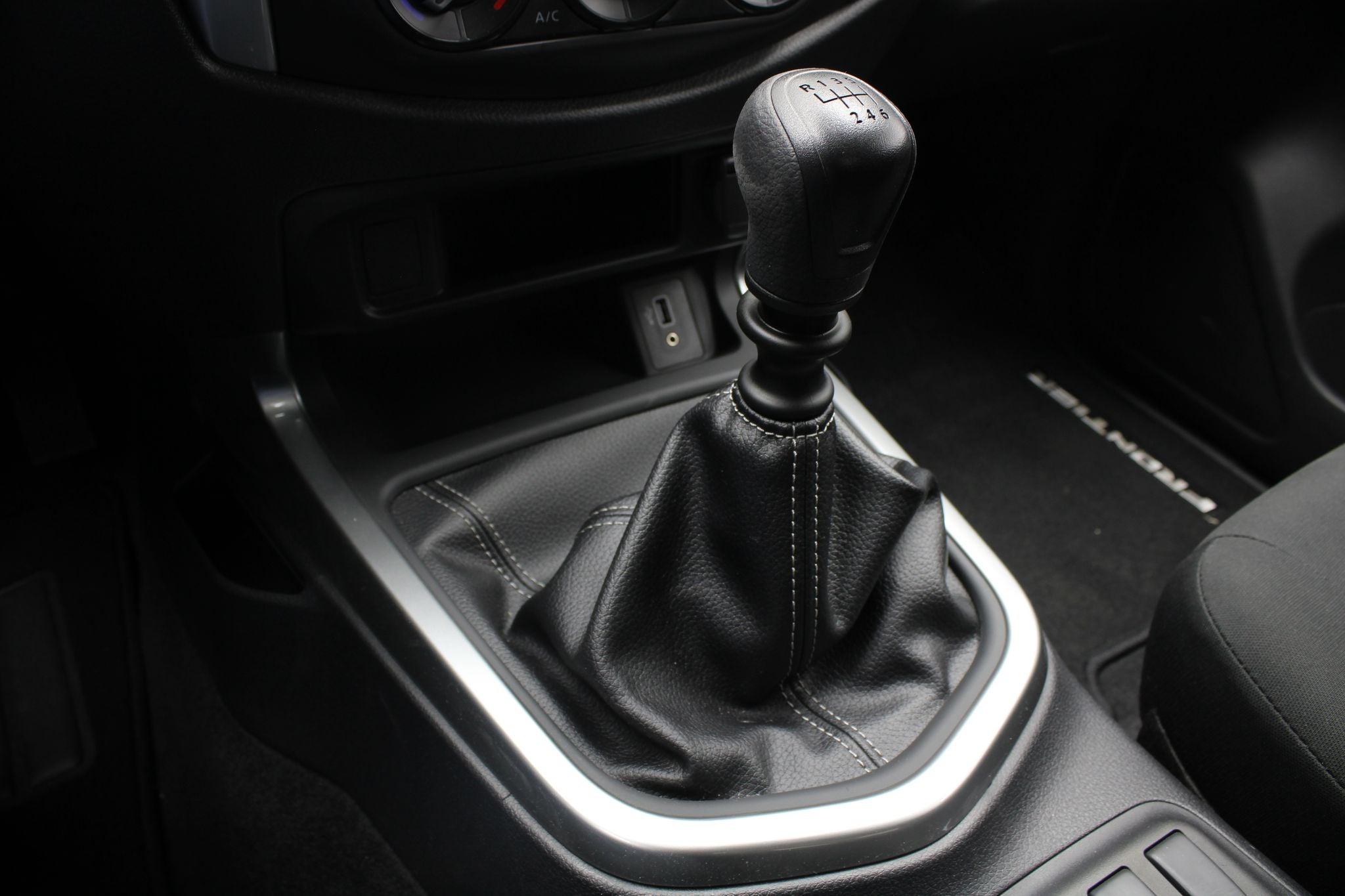 2025 Nissan Frontier 2.5 Doble Cabina LE 4x2 Mt