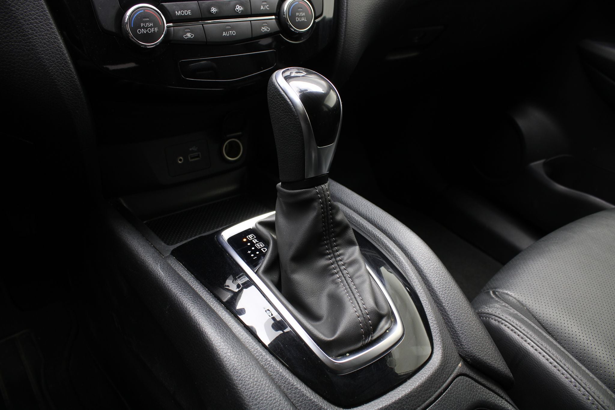 2022 Nissan X-Trail 2.5 Advance 2 Filas Cvt