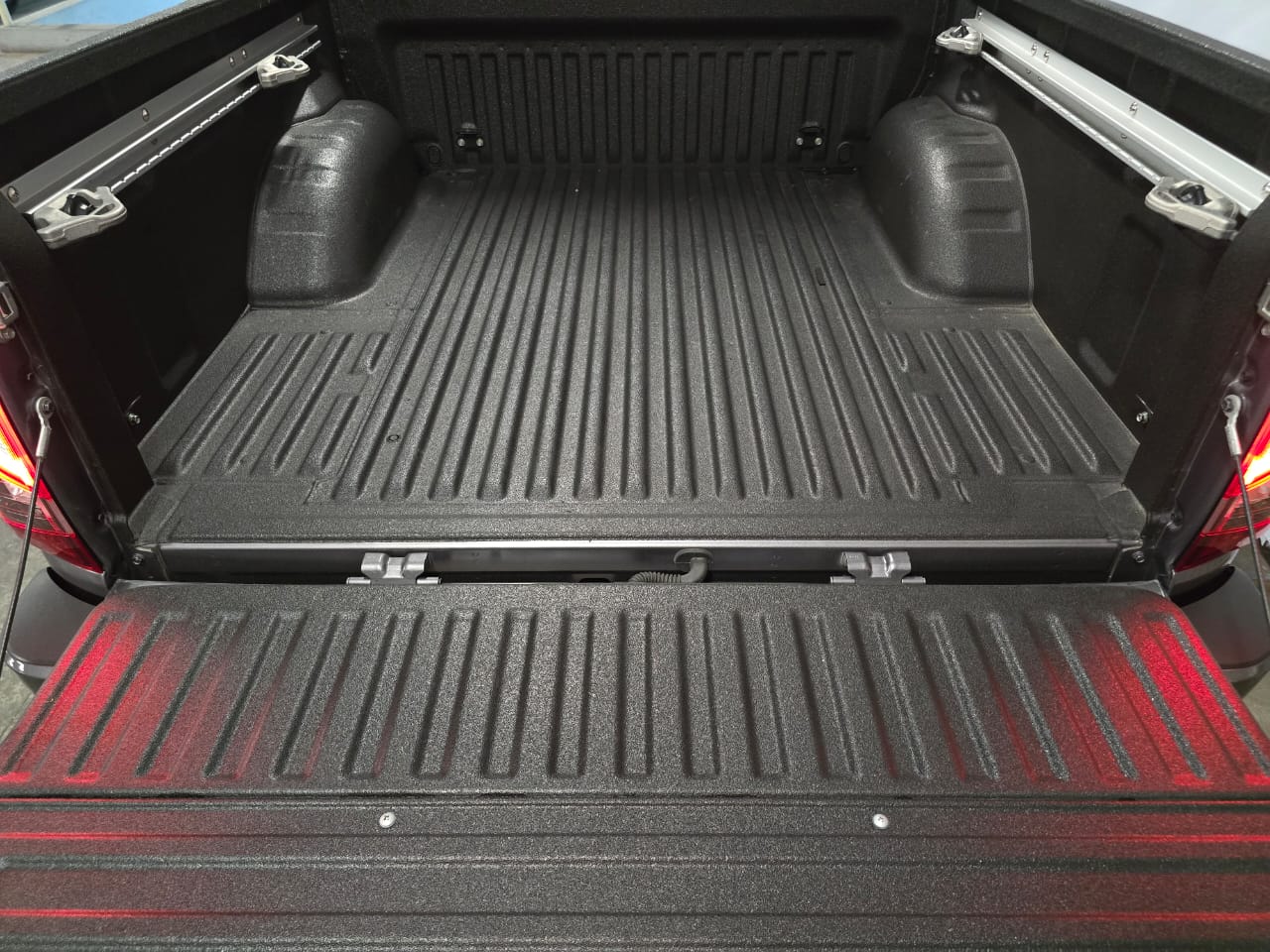 2024 Nissan FRONTIER 4P PLATINUM LE L42.5 AUT