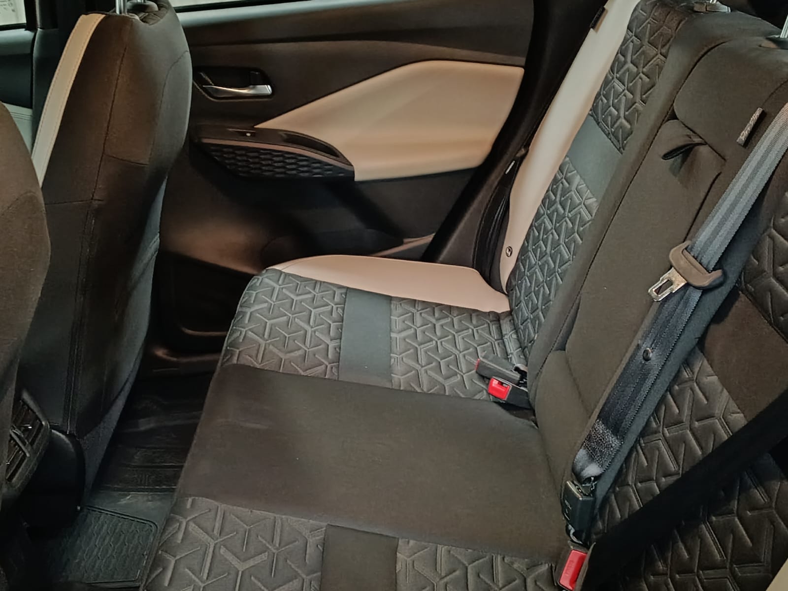 2025 Nissan MAGNITE 5 PUERTAS EXCLUSIVE 1.0 LTS CVT T
