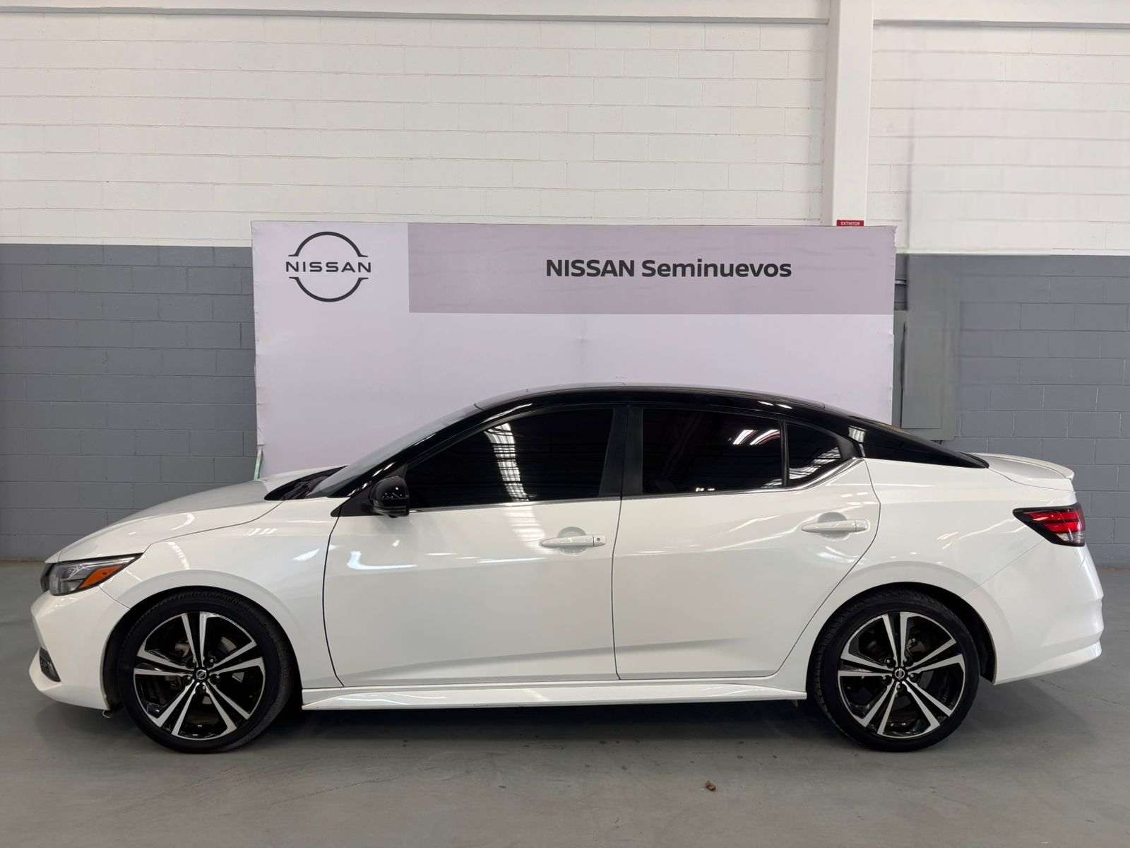 2023 Nissan Sentra 2.0 SR Bi-Tono At