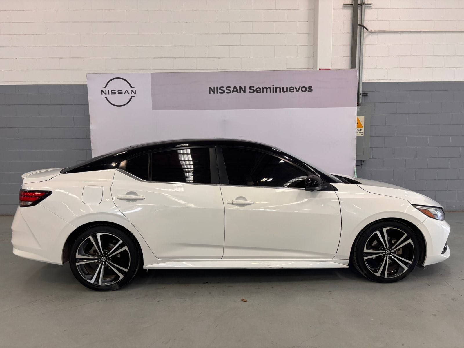 2023 Nissan Sentra 2.0 SR Bi-Tono At