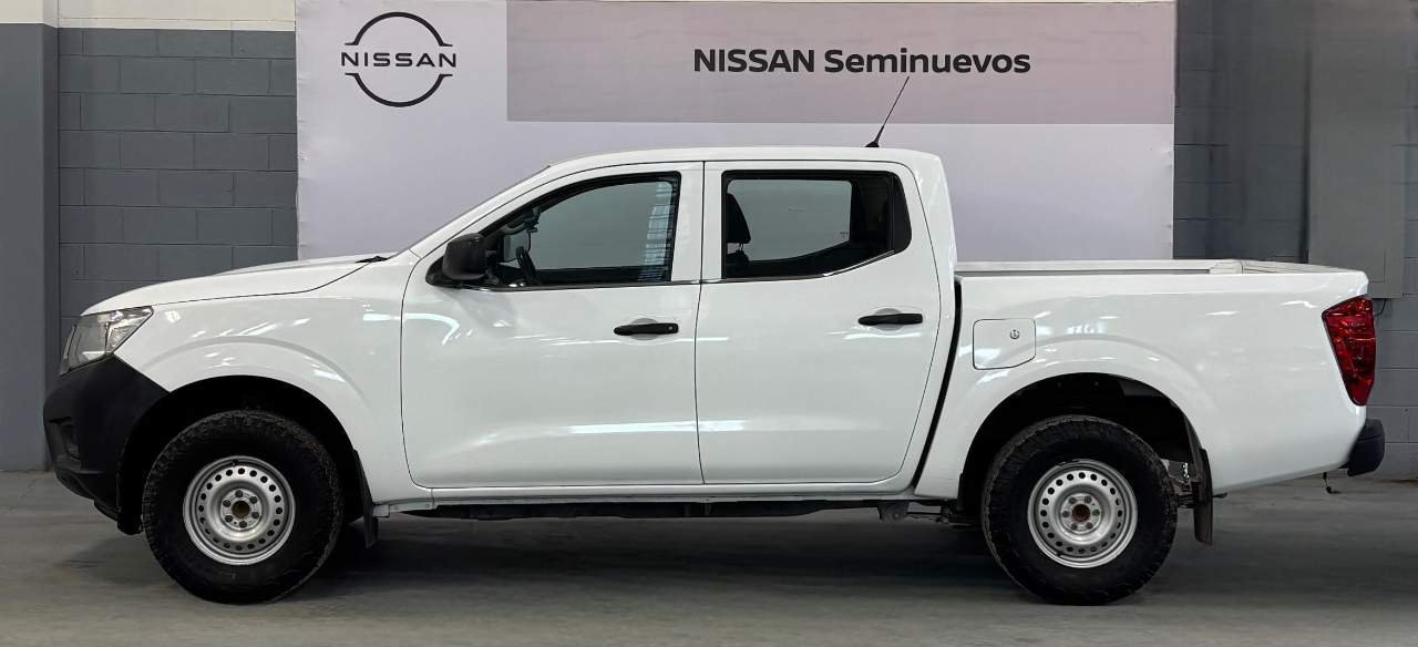 2020 Nissan NP300 2.4 Doble Cabina Se Aa Pack Seg Mt