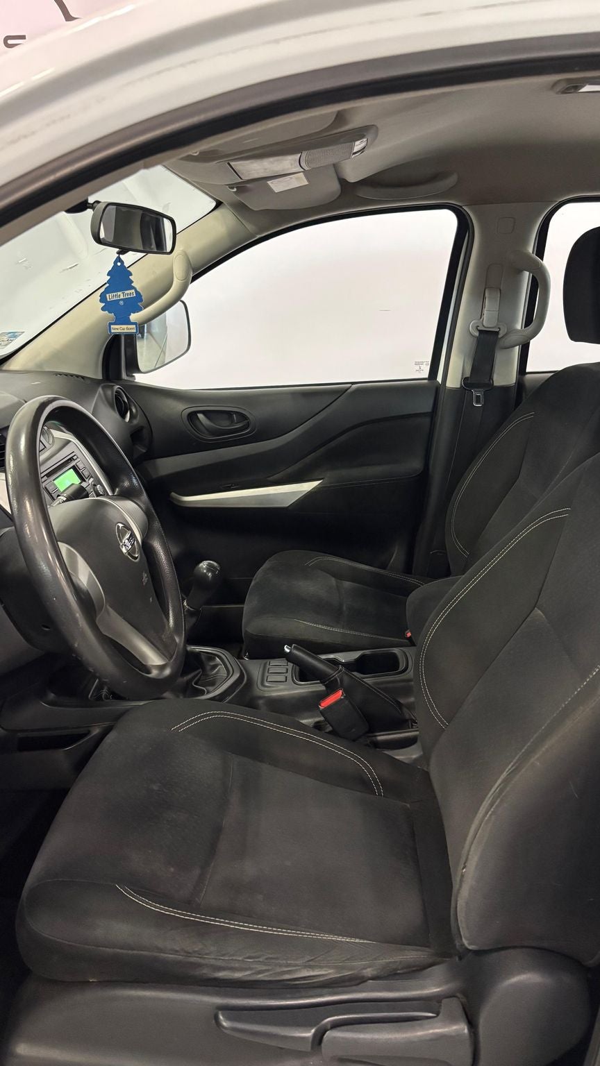 2020 Nissan NP300 2.4 Doble Cabina Se Aa Pack Seg Mt