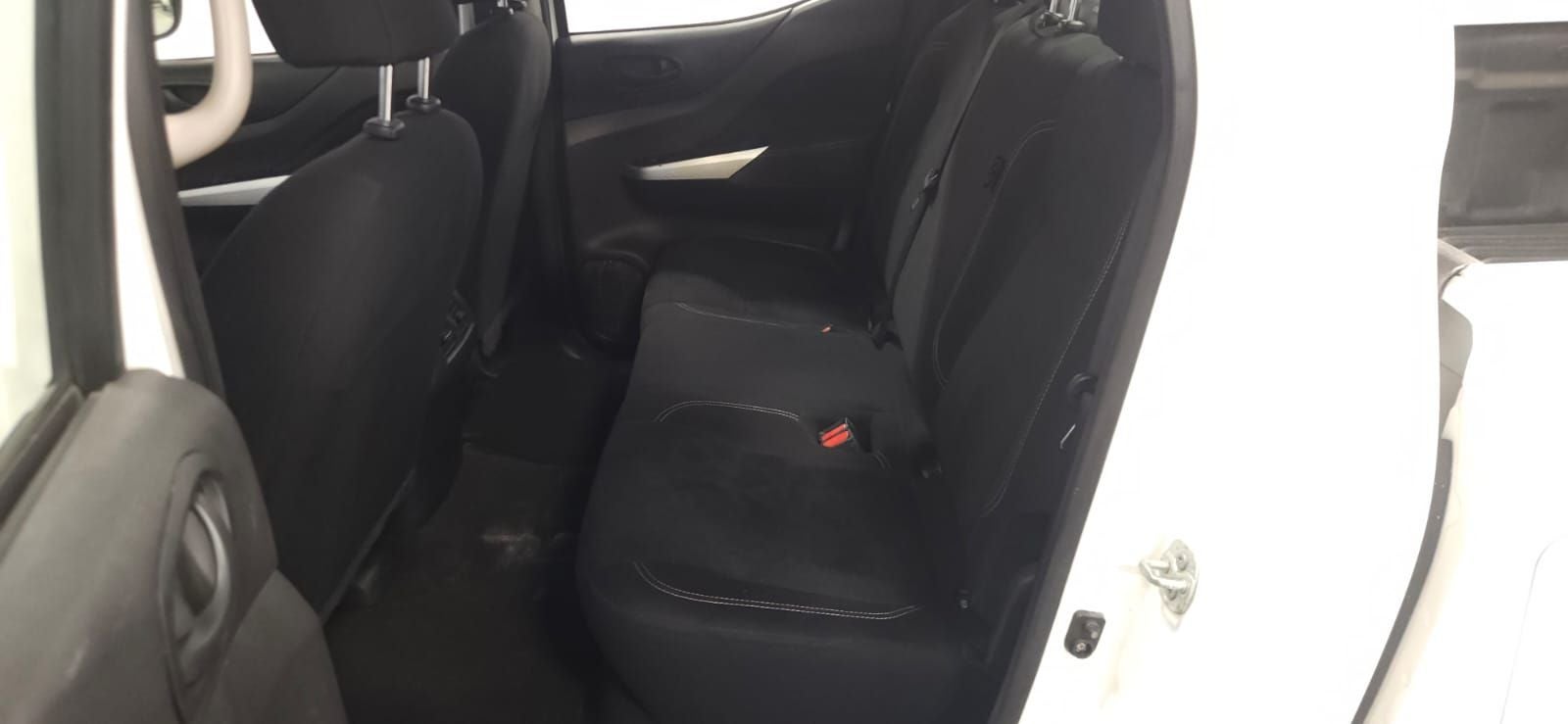 2020 Nissan NP300 Frontier 2.5 Xe Aa Mt