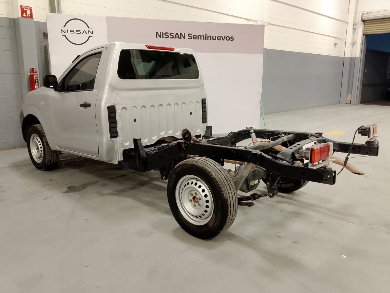 2023 Nissan NP300 2.5 Chasis AC Mt