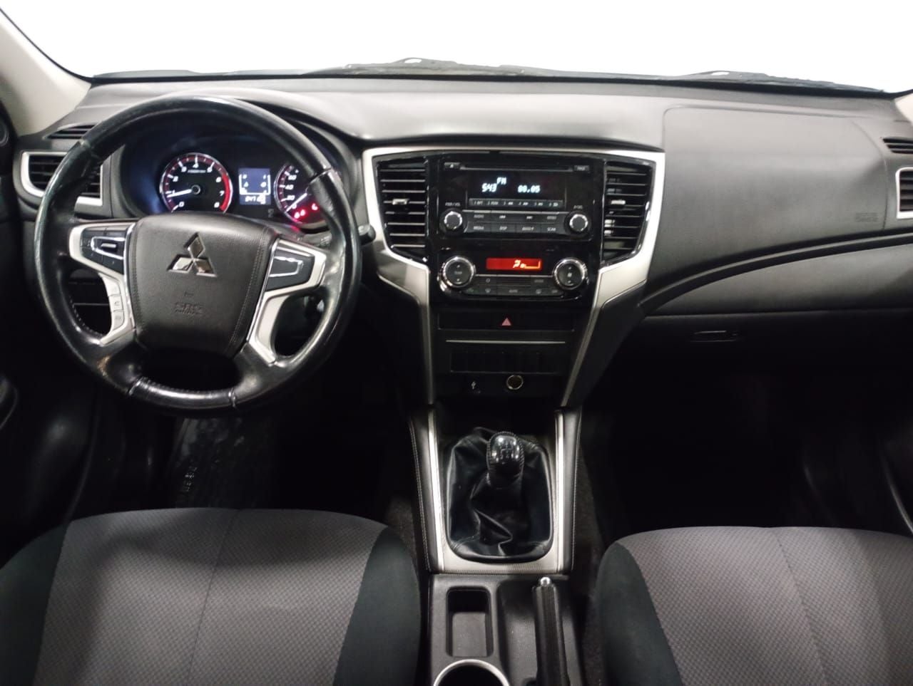 2023 Mitsubishi L200 2.4 Glx Cabina Doble 4x2 Mt